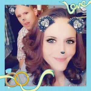 Meet your Posher, Deena